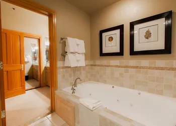 Deluxe King Room With Fireplace Hotel Room by RedAwning hotel thumbnail 4