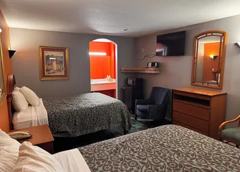 luxury inn hotel thumbnail 2