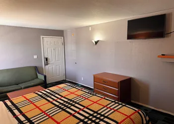 luxury inn hotel thumbnail 6