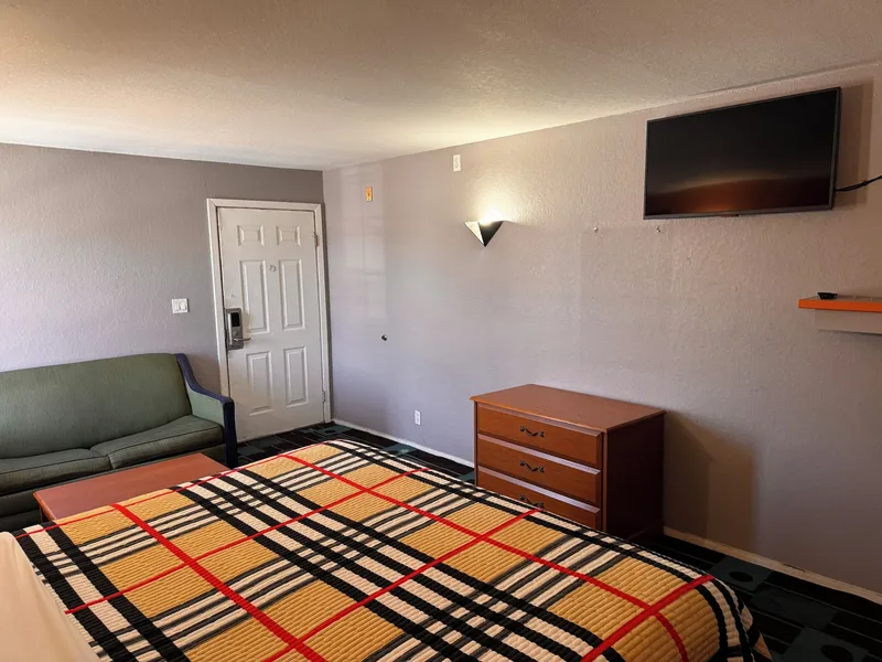 luxury inn hotel detail image 6