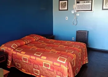 Fraser Motel hotel thumbnail 3