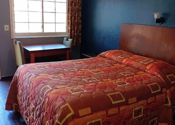Fraser Motel hotel thumbnail 4