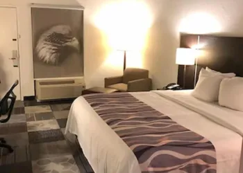 Eglin Extended Stay Hotel, a Howard Johnson by Wyndham hotel thumbnail 6
