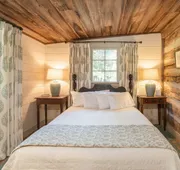 Green Frog Farm Cabins hotel detail image 5
