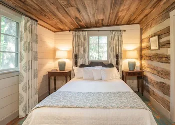 Green Frog Farm Cabins hotel thumbnail 5