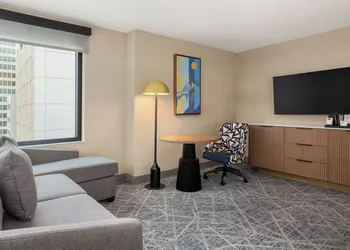 Hampton Inn By Hilton Calgary Downtown hotel thumbnail 8