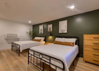 Timber Lodge hotel thumbnail 6
