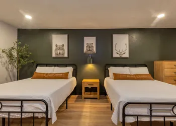 Timber Lodge hotel thumbnail 7