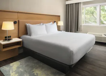 DoubleTree by Hilton Providence Airport Warwick hotel thumbnail 8