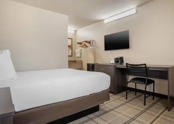 SureStay by Best Western Gonzales hotel thumbnail 4