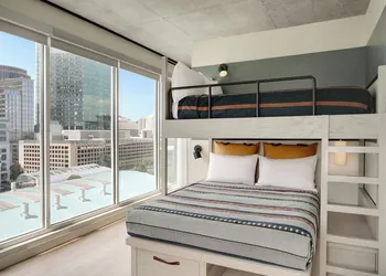 Moxy Charlotte Downtown hotel thumbnail 7