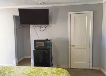 Crown Inn By Oyo Orangeburg Hwy 301 hotel thumbnail 3
