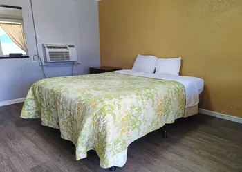 Crown Inn By Oyo Orangeburg Hwy 301 hotel thumbnail 4