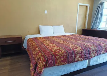 Crown Inn By Oyo Orangeburg Hwy 301 hotel thumbnail 6