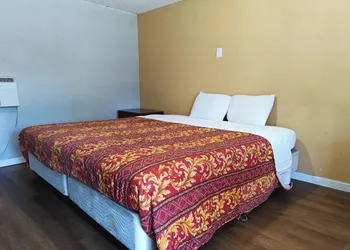 Crown Inn By Oyo Orangeburg Hwy 301 hotel thumbnail 8