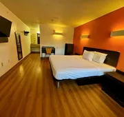 Super 8 by Wyndham Kannapolis hotel detail image 7