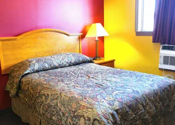 Relax Inn By OYO Sulphur Hwy 90 hotel thumbnail 5