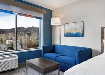 Holiday Inn Express & Suites Steamboat Springs by IHG hotel thumbnail 7