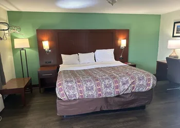 Hillcrest Motel By OYO Aurora IN Near Lawrenceburg hotel thumbnail 3