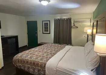 Hillcrest Motel By OYO Aurora IN Near Lawrenceburg hotel thumbnail 6
