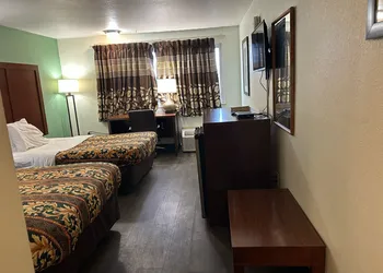 Hillcrest Motel By OYO Aurora IN Near Lawrenceburg hotel thumbnail 8