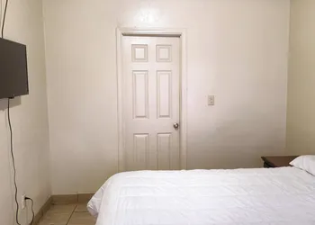 Cole Manor Motel By Oyo Love Field Market Center hotel thumbnail 5