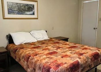 Cole Manor Motel By Oyo Love Field Market Center hotel thumbnail 8