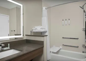 Fairfield By Marriott Inn & Suites Weldon hotel thumbnail 5