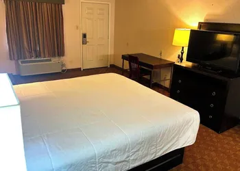 Victorian Inns By OYO Whitesboro U.S. Hwy 82 hotel thumbnail 7