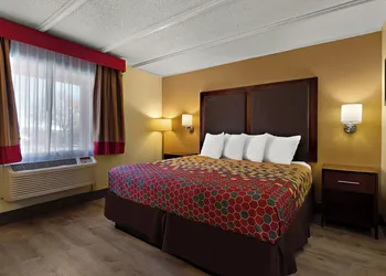 Kings House Motor Hotel, a Dazzler Select by Wyndham hotel thumbnail 5