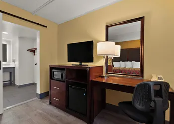 Kings House Motor Hotel, a Dazzler Select by Wyndham hotel thumbnail 6