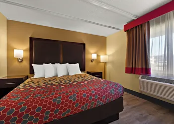 Kings House Motor Hotel, a Dazzler Select by Wyndham hotel thumbnail 8
