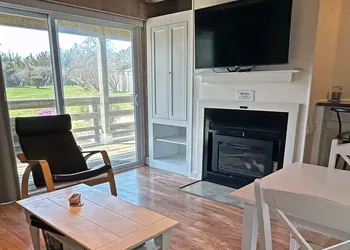 The Island Inn on Martha's Vineyard hotel thumbnail 5