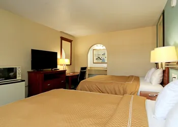 Econo Lodge Austin South hotel thumbnail 2