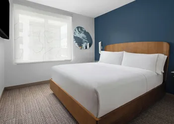 Element Calgary Downtown hotel thumbnail 7