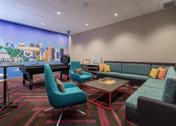 Tru by Hilton Montreal centre-ville hotel thumbnail 3
