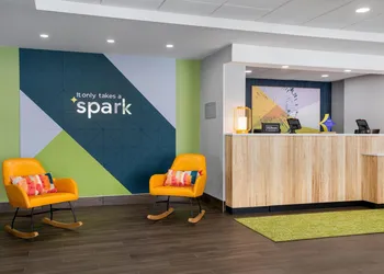 Spark by Hilton Williamsburg Historic Area hotel thumbnail 4