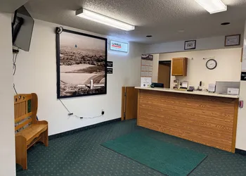 Budget Inn and Suites hotel thumbnail 2