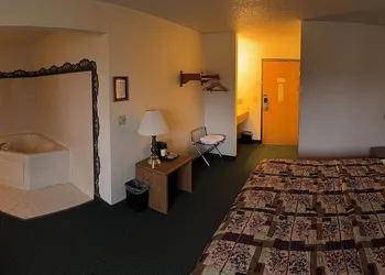 Budget Inn and Suites hotel thumbnail 6