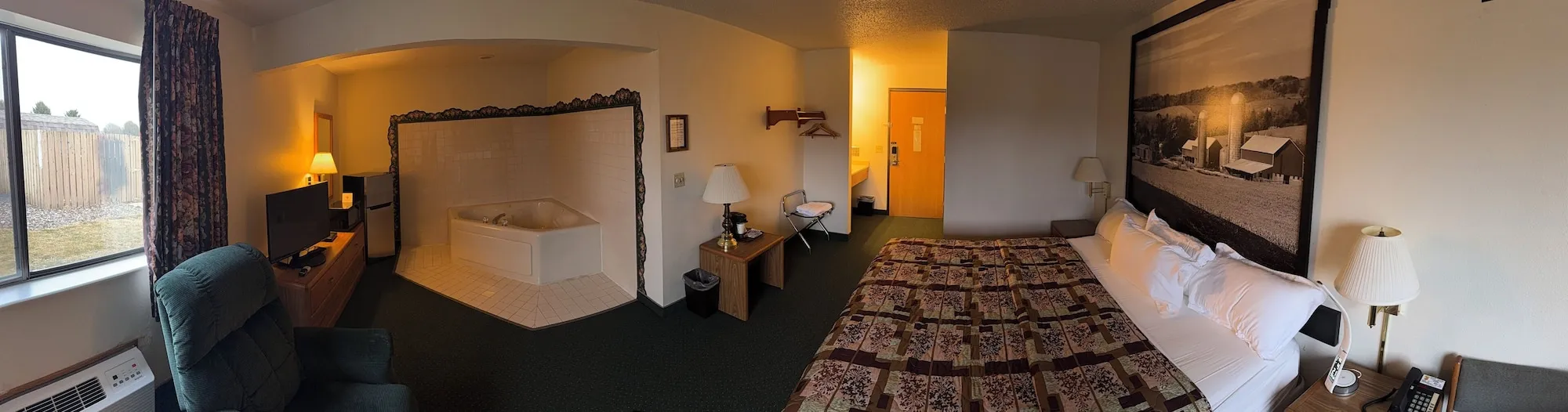 Budget Inn and Suites hotel detail image 6