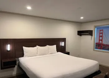 Travelodge By Wyndham Bainbridge hotel thumbnail 2