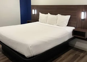 Travelodge By Wyndham Bainbridge hotel thumbnail 5