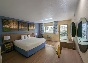 University Inn Gainesville hotel thumbnail 3