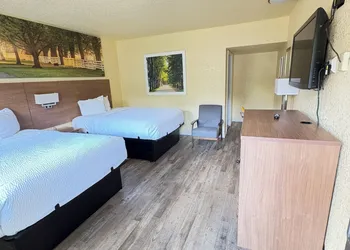 University Inn Gainesville hotel thumbnail 6