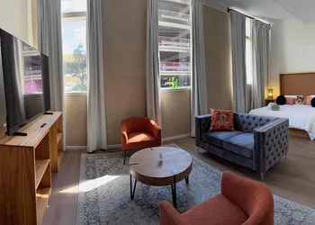 Unicorn Zebra hotel thumbnail 8