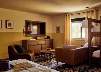 Wandering Buffalo hotel thumbnail 7
