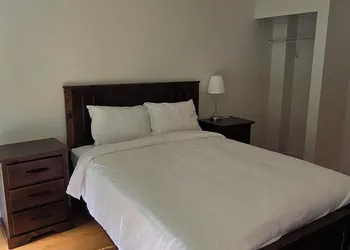 New Royal Inn hotel thumbnail 6
