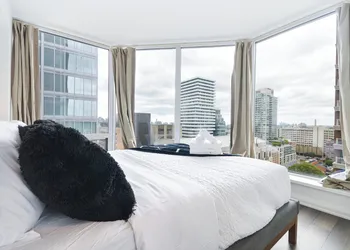 Prestige Yorkville Suites hotel thumbnail 2