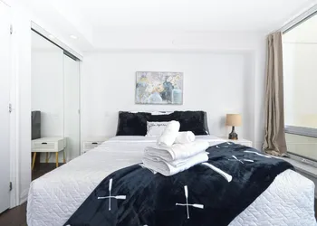 Prestige Yorkville Suites hotel thumbnail 4