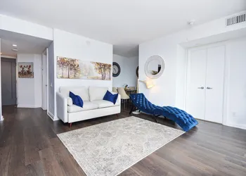 Prestige Yorkville Suites hotel thumbnail 6
